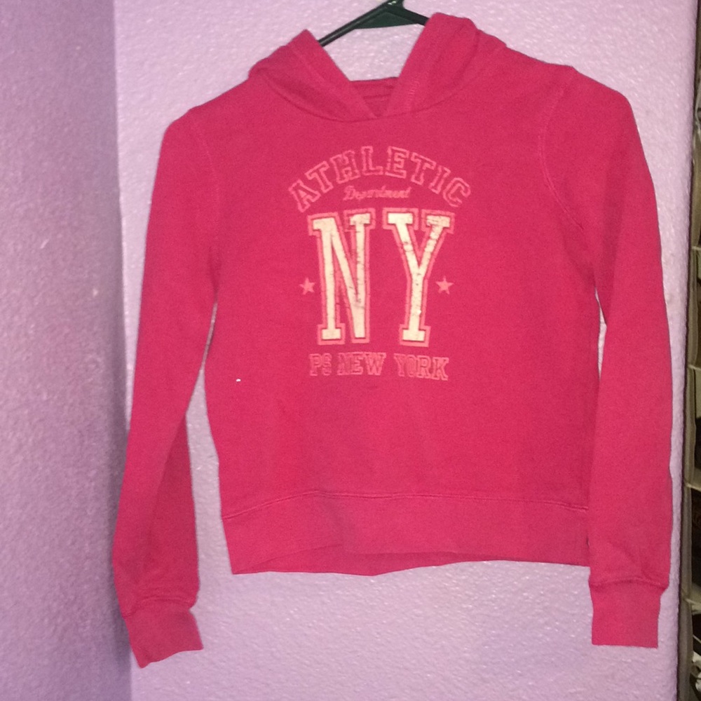 im selling a cute girls pink hoodie!